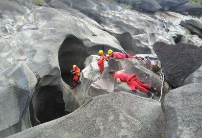 Resgate do corpo de Jacob Vilar no Vale da Lua, na Chapada dos Veadeiros -  (crédito: Divulgação/CBMDF) -Resgate do corpo de Jacob Vilar no Vale da Lua, na Chapada dos Veadeiros -  (crédito: Divulgação/CBMDF)