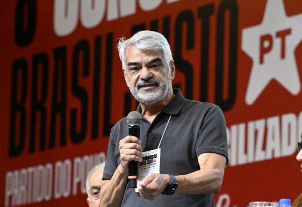 PT se reúne em Brasília no 8º Congresso Nacional que tem o objetivo de definir as diretrizes de atuação do partido. Na Foto Humberto Costa, pré-candidato ao Senado -  (crédito:   Carlos Vieira/CB/D.A Press)