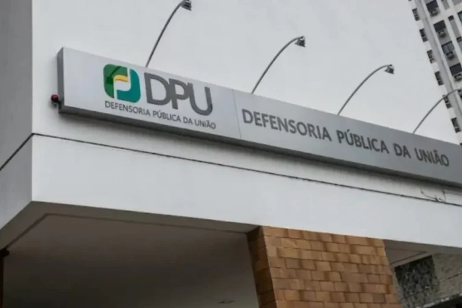 
A Defensoria Pública da União (DPU) está com inscrições abertas para estágio em Direito, por meio de formação de Cadastro de Reserva (CR), com bolsa de R$ 1,6 mil, destinada aos estudantes de pós-graduação, em Manaus. -  (crédito: Reprodução)