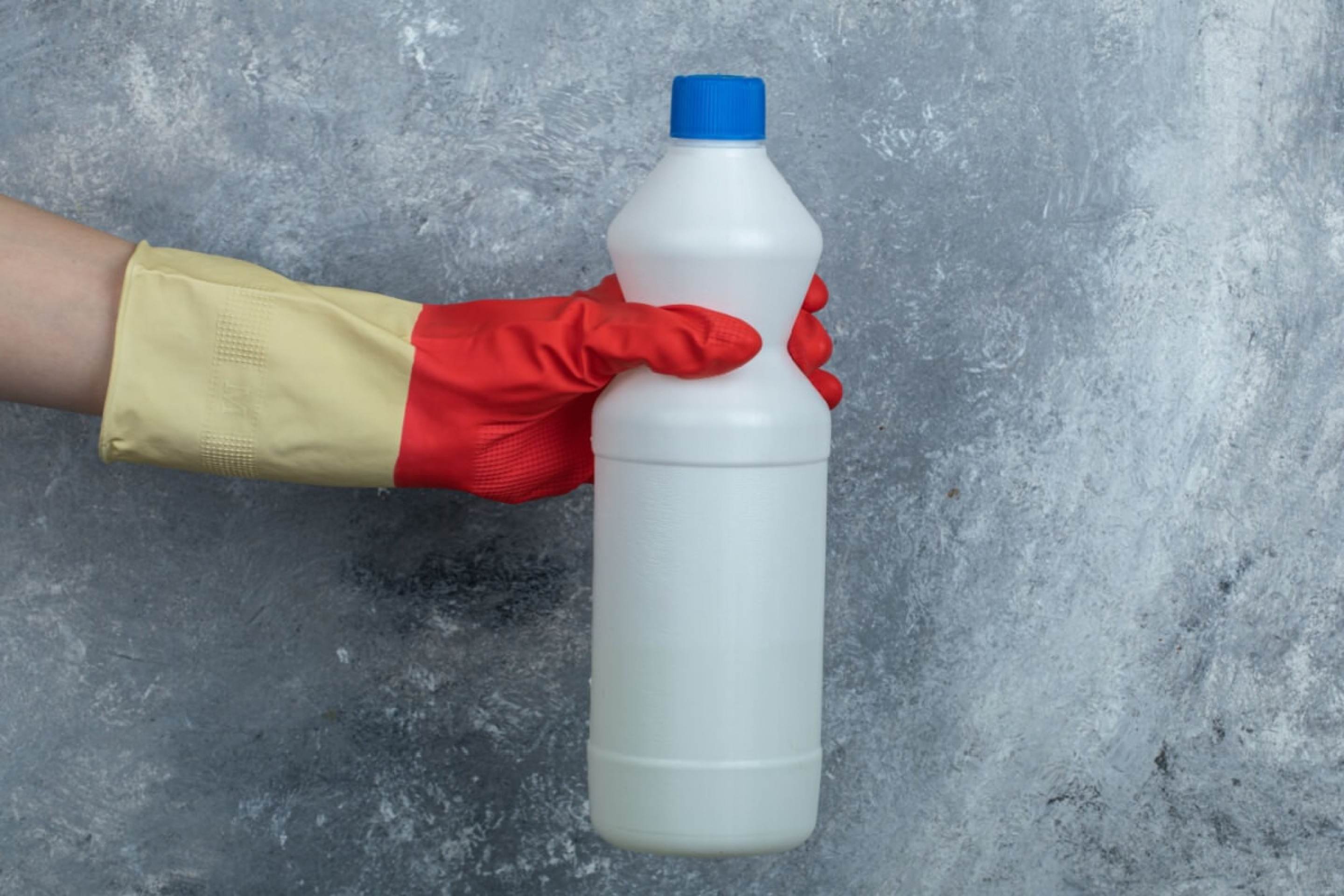 Água sanitária: 5 mitos e verdades para utilizá-la com segurança