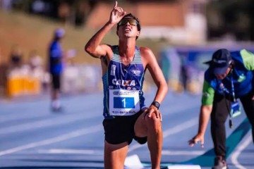 Caio Bonfim comemora a conquista no atletismo no Troféu Adhemar Ferreira da Silva -  (crédito: Gustavo Alves/CBAt)