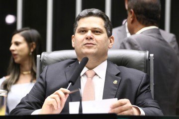 
A análise do veto foi convocada pelo presidente do Congresso, Davi Alcolumbre, e pode impactar diretamente o tempo de prisão e as condições para progressão de regime dos envolvidos nos ataques às sedes dos Três Poderes do dia 8 de janeiro de 2023.
 -  (crédito: Foto: Vinicius Loures / Câmara dos Deputados)