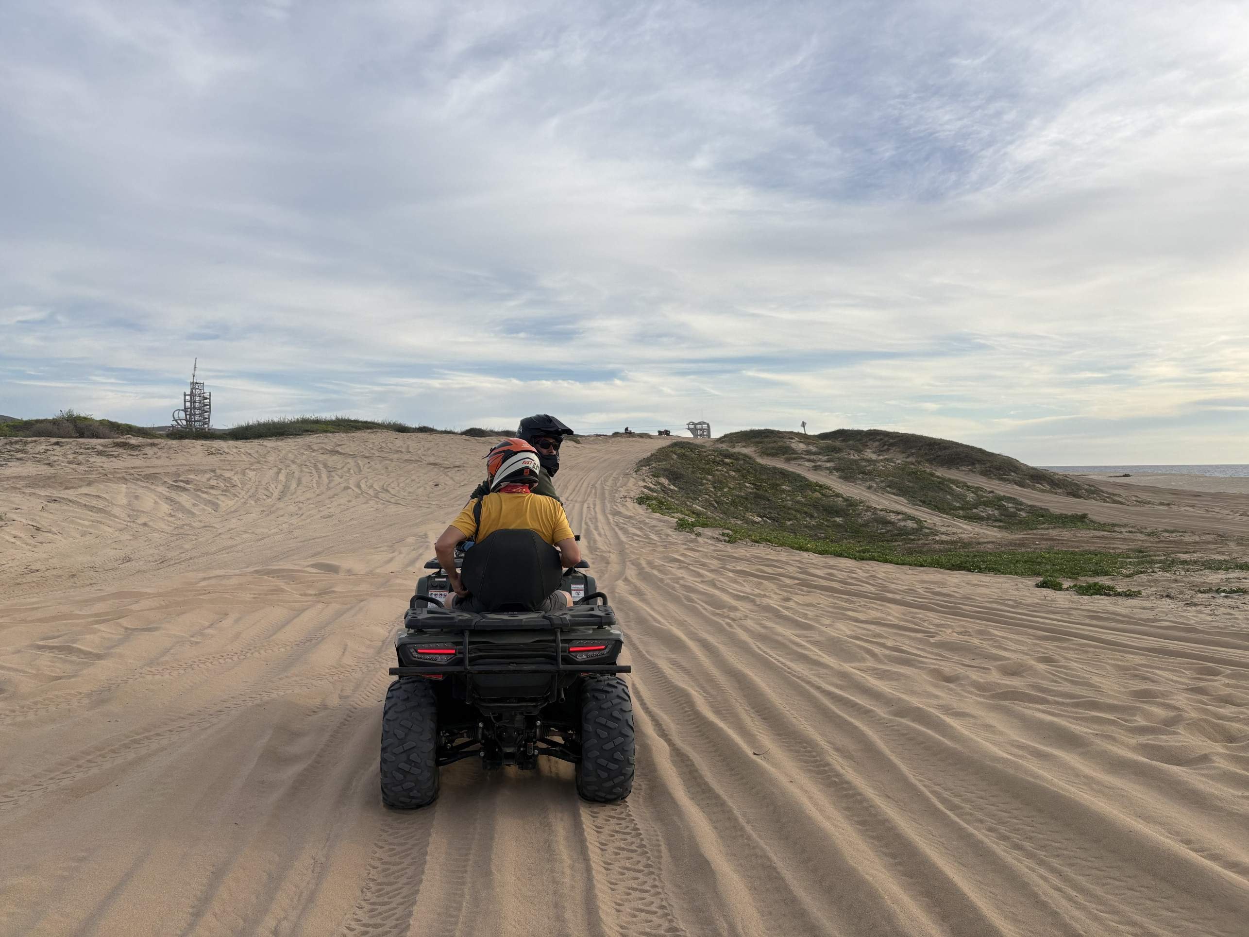 Passeios nas dunas de quadriciclos ou de motos s&atilde;o uma das atra&ccedil;&otilde;es de Los Cabos