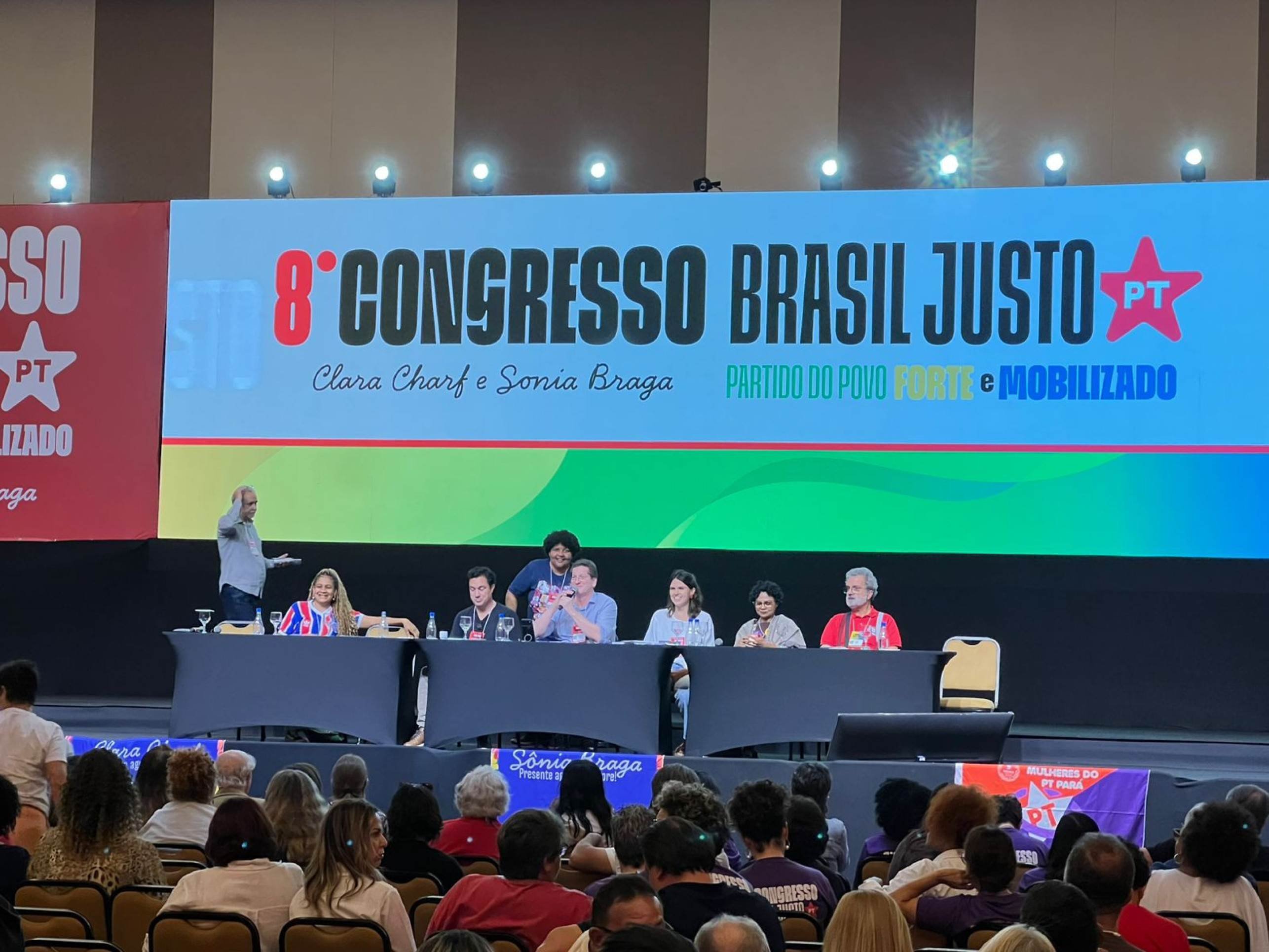 PT aposta em narrativa digital e defesa do legado de governo para enfrentar os advers&aacute;rios. 