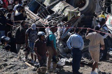 Atentado com explosivos deixa ao menos 13 mortos na Colômbia -  (crédito: BBC Geral)