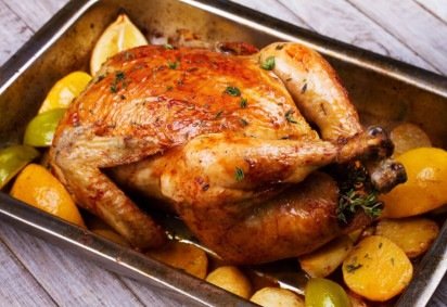 Frango assado com batata (Imagem: freeskyline
 | Shutterstock) -  (crédito: EdiCase) -Frango assado com batata (Imagem: freeskyline
 | Shutterstock) -  (crédito: EdiCase)