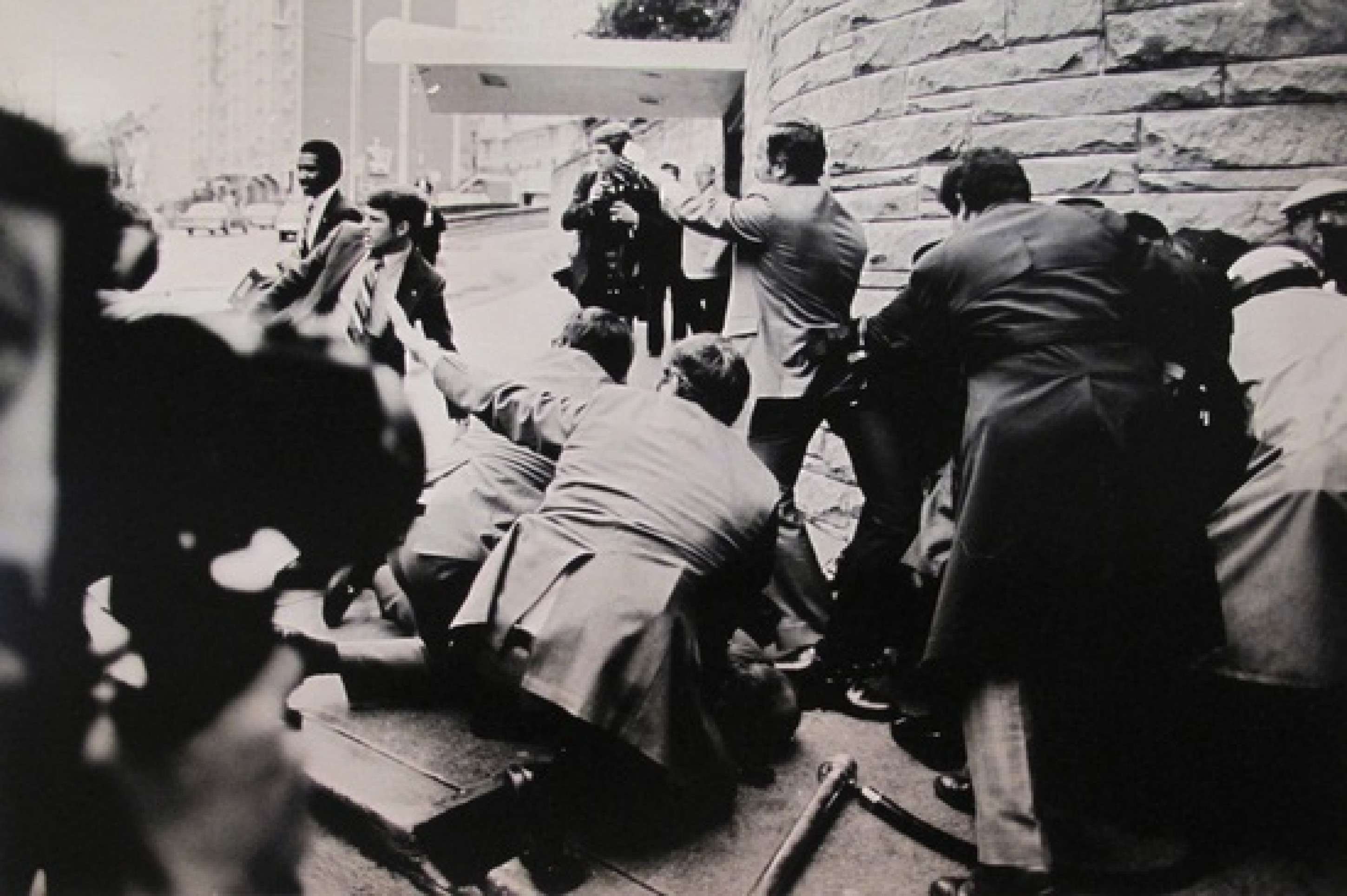 Reagan foi baleado no mesmo hotel de onde Trump foi retirado às pressas