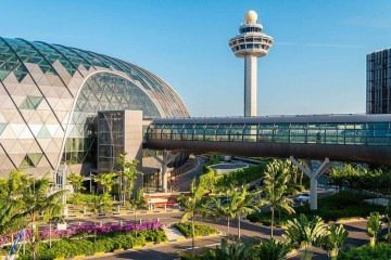 Os terminais do aeroporto Changi, em Singapura, foram projetados com a redução do estresse em mente -  (crédito: Getty Images)