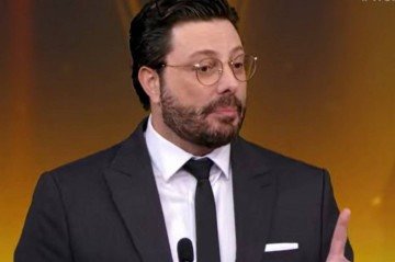 Humorista explicou que prioriza objetivos profissionais antes de formar uma família -  (crédito: Reprodu&ccedil;&atilde;o/SBT)