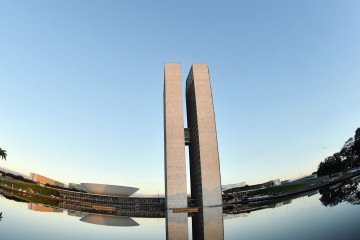 A pesquisa também revela desgaste da imagem do Legislativo perante a população. Para 37% dos entrevistados, o desempenho de deputados federais e senadores é ruim ou péssimo - (crédito: Ed Alves CB/DA Press) A pesquisa também revela desgaste da imagem do Legislativo perante a população. Para 37% dos entrevistados, o desempenho de deputados federais e senadores é ruim ou péssimo - (crédito: Ed Alves CB/DA Press)
