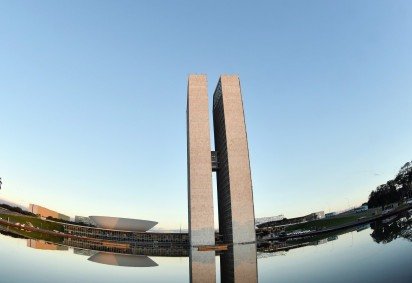 A pesquisa também revela desgaste da imagem do Legislativo perante a população. Para 37% dos entrevistados, o desempenho de deputados federais e senadores é ruim ou péssimo -  (crédito:  Ed Alves CB/DA Press) -A pesquisa também revela desgaste da imagem do Legislativo perante a população. Para 37% dos entrevistados, o desempenho de deputados federais e senadores é ruim ou péssimo -  (crédito:  Ed Alves CB/DA Press)