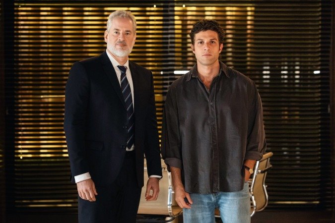   Ademir (Dan Stulbach) e Pedro (Chay Suede): pai e filho
    