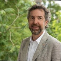 Pedro Develey, bi&oacute;logo: forma de sensibilizar a sociedade