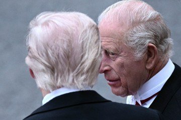 O presidente dos Estados Unidos, Donald Trump, ao lado do rei Charles III, do Reino Unido -  (crédito:  AFP)