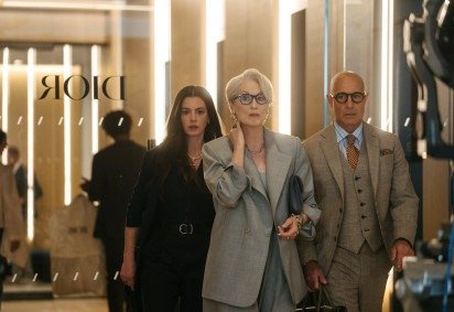  (L-R) Anne Hathaway as Andy Sachs, Meryl Streep as Miranda Priestly and Stanley Tucci as Nigel Kipling in 20th Century Studios' THE DEVIL WEARS PRADA 2. Photo by Macall Polay. .. 2026 20th Century Studios. All Rights Reserved.
     -  (crédito: Walt Disney/ Divulgação) - (L-R) Anne Hathaway as Andy Sachs, Meryl Streep as Miranda Priestly and Stanley Tucci as Nigel Kipling in 20th Century Studios' THE DEVIL WEARS PRADA 2. Photo by Macall Polay. .. 2026 20th Century Studios. All Rights Reserved.
     -  (crédito: Walt Disney/ Divulgação)