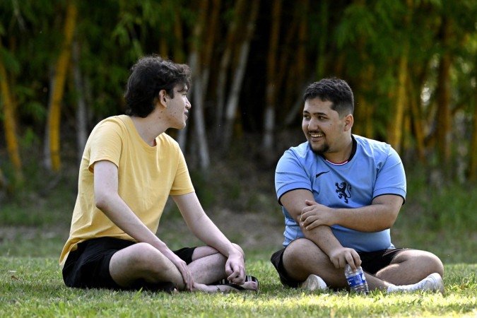 Lucas e Andr&eacute; Calebe (da esquerda para a direita), aproveitaram o Parque Ecolol&oacute;gico de &Aacute;guas Claras para se reencontrarem