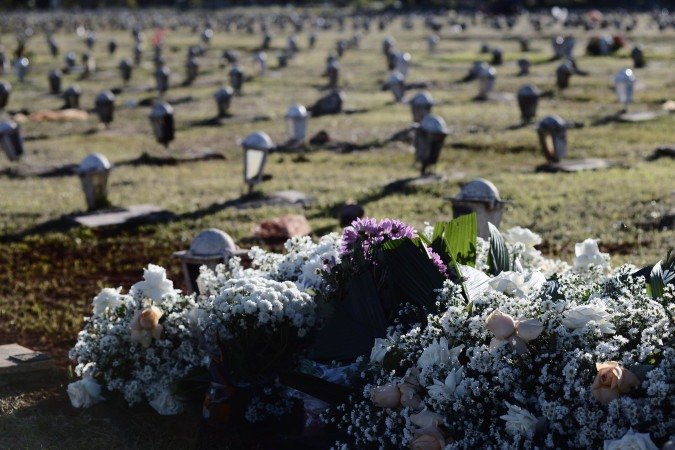  28/04/2026. Crédito: Minervino Júnior/CB/D.A Press. Brasil.  Brasilia - DF. Cemitério Campo da Esperança na Asa Sul. Aumento nas taxas de serviços funerários.