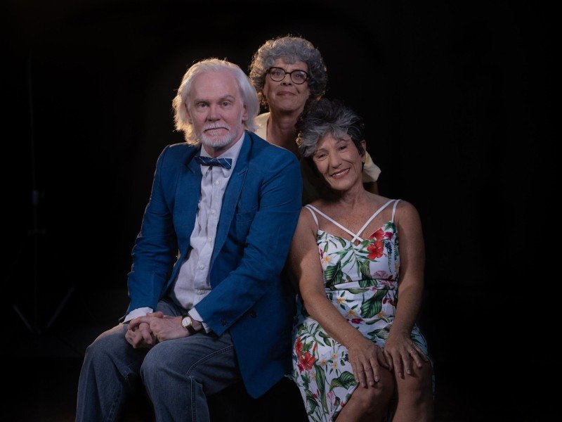 Os avós dos diretores inspiraram a dramaturgia que traz ao palco personagens de uma casa de retiro -  (crédito:  ARTHUR FELIPE)