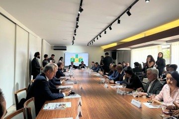 Debate sobre proposta de fim da jornada 6x1 reúne setor de turismo, parlamentares e empresários em Brasília -  (crédito: Danandra Rocha/ CB)