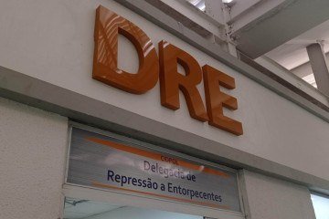 As investigações revelaram um sistema estruturado de recebimento, pulverização e reinserção de valores ilícitos no circuito econômico formal -  (crédito: Divulgação/PCERJ)