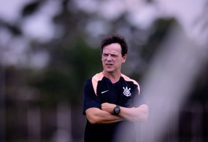 Fernando Diniz se reinventa no Corinthians e tem trabalho sólido defensivamente -  (crédito: Rodrigo Coca/Ag. Corinthians) -Fernando Diniz se reinventa no Corinthians e tem trabalho sólido defensivamente -  (crédito: Rodrigo Coca/Ag. Corinthians)