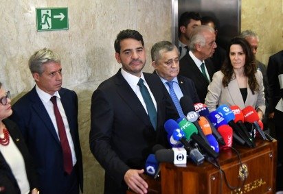 Messias obteve 34 votos, rejeição que reuniu uma série de fatores contrários. Como reação, petistas propõem que ele assuma o Ministério da Justiça -  (crédito:  Ed Alves/CB/D.A Press) -Messias obteve 34 votos, rejeição que reuniu uma série de fatores contrários. Como reação, petistas propõem que ele assuma o Ministério da Justiça -  (crédito:  Ed Alves/CB/D.A Press)
