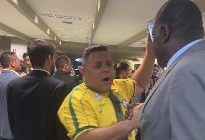 Entre parlamentares e apoiadores, o clima foi de vitória bolsonarista na Casa. -  (crédito: Wal Lima/CB/Press ) -Entre parlamentares e apoiadores, o clima foi de vitória bolsonarista na Casa. -  (crédito: Wal Lima/CB/Press )