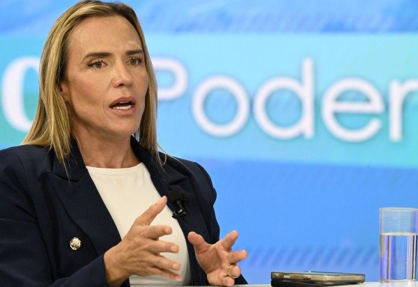 'Sou governadora de direita, mas o diálogo é o que vai possibilitar benefício à população', disse Celina -  (crédito:  Carlos Vieira CB/DA Press)