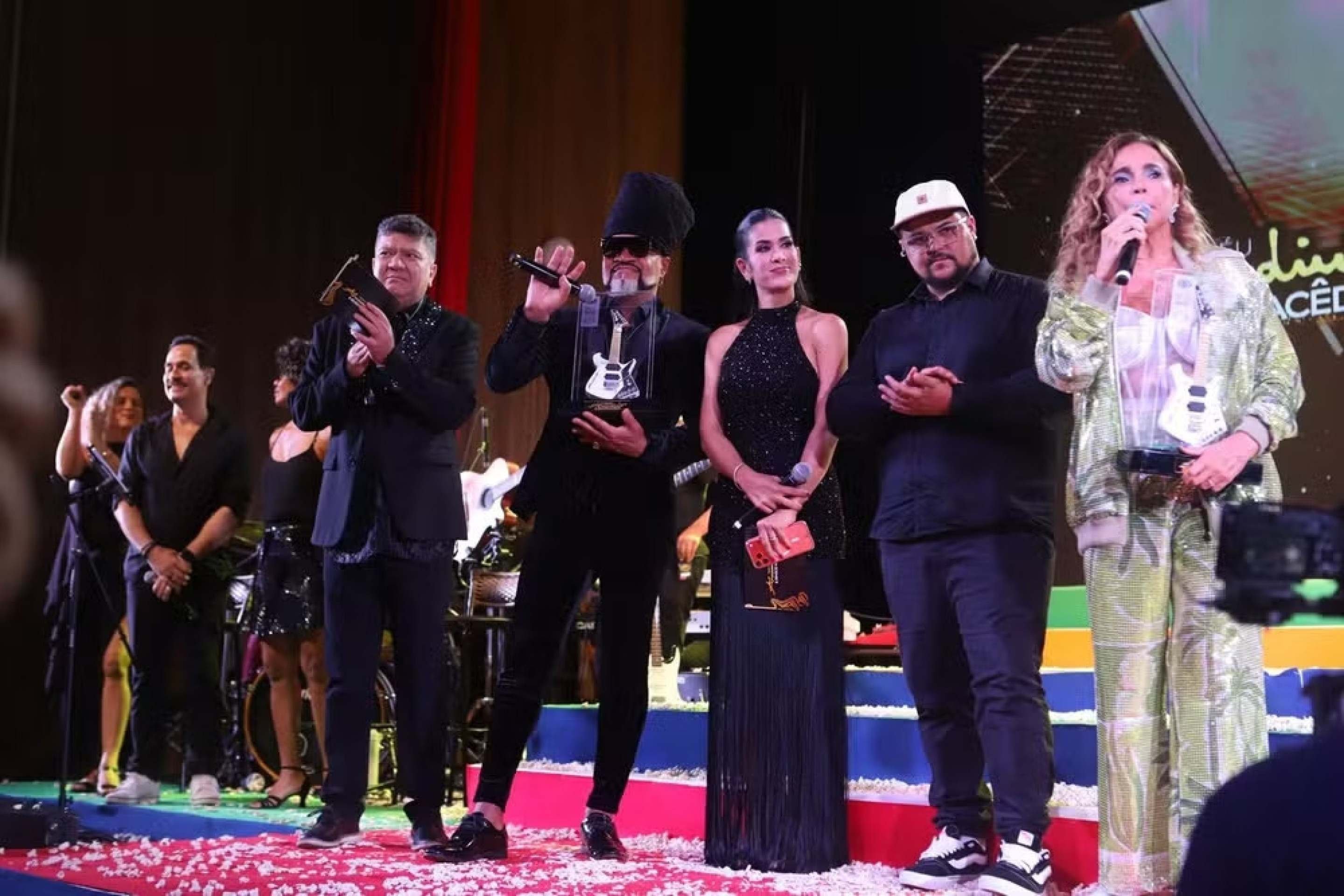 Daniela Mercury acusa Edson Gomes ao falar de violência contra a mulher