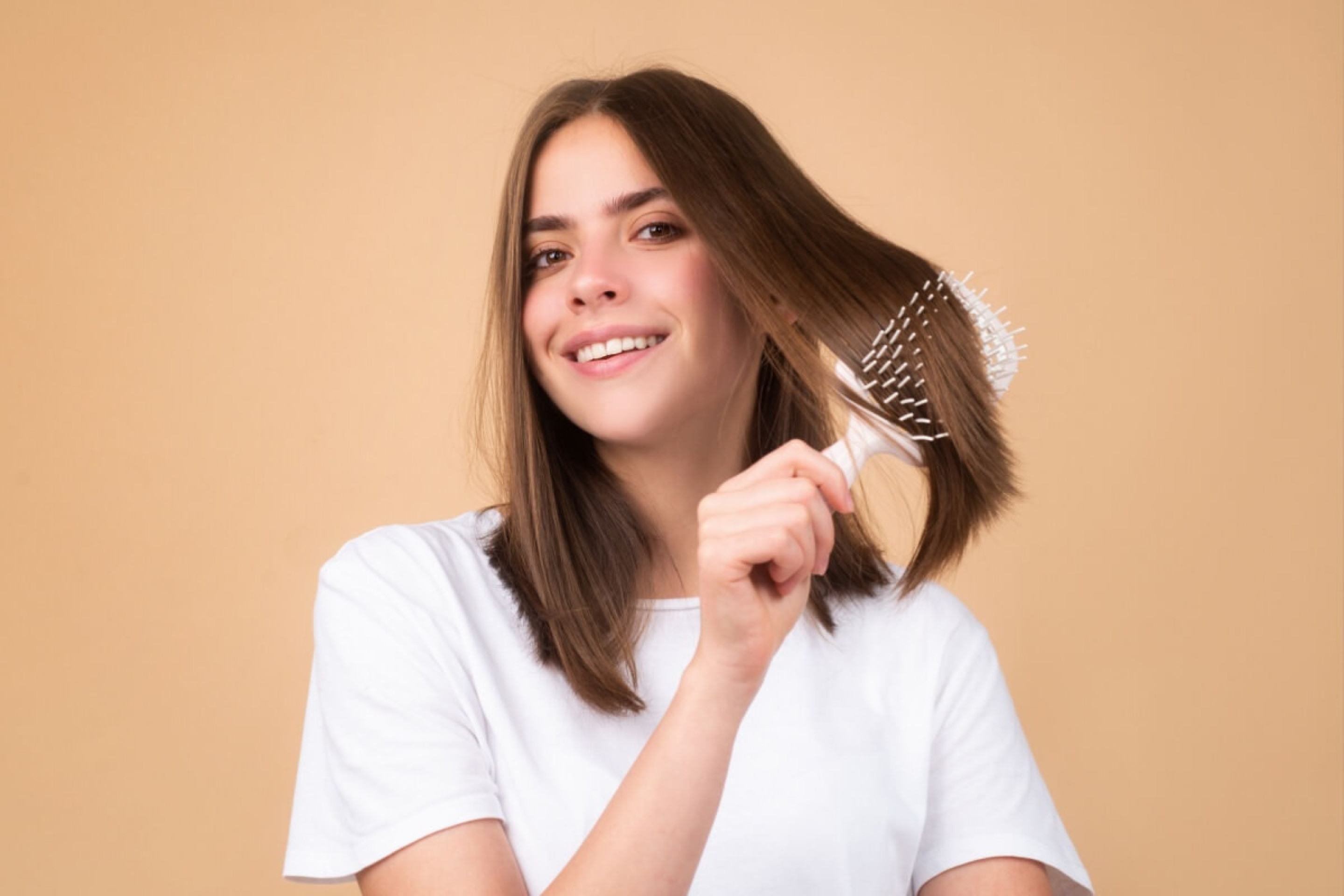 Você sabe desembaraçar o cabelo corretamente?