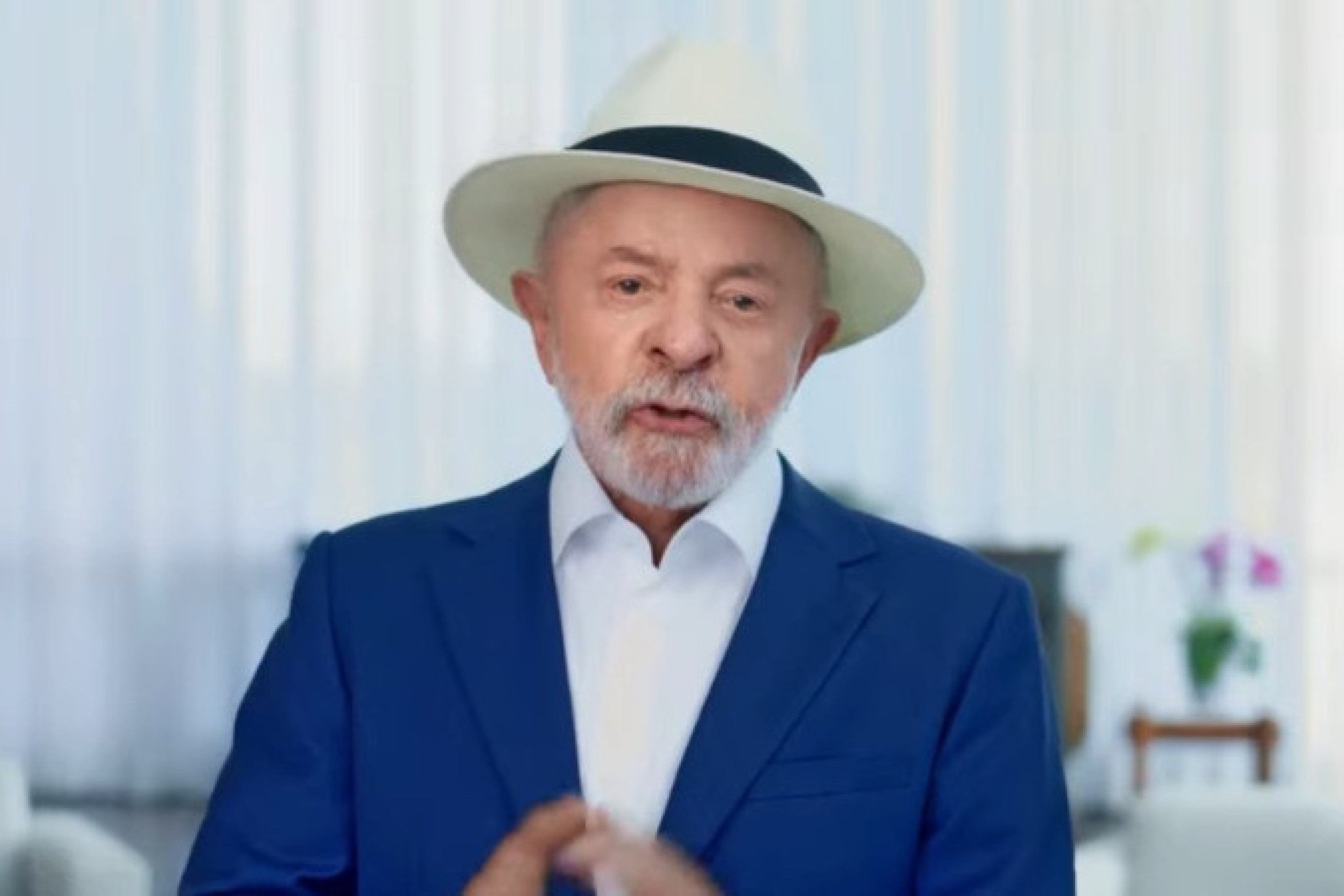 Lula defende fim da escala 6x1 como passo histórico para o país