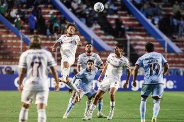 Apesar de muita luta, o Fluminense foi mal ofensivamente e perdeu para o Bolívar -  (crédito: Foto: Lucas Merçon/Fluminense)