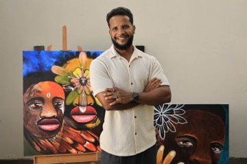 Memória e valorização da ancestralidade são temas que movem Alan e estão nas 22 pinturas expostas -  (crédito:  Arnaldo Sete)
