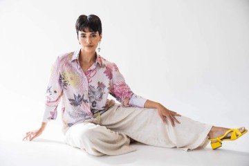 Camisa estampada e calça de modelagem solta reforçam conforto e versatilidade -  (crédito: @gutaguerra__)