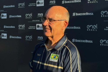 Radamés Lattari Filho, presidente da Confederação Brasileira de Voleibal na tarde desta quinta-feira (30) no Circuito Mundial de Vôlei de Praia, em Brasília -  (crédito: Rafael Lins)