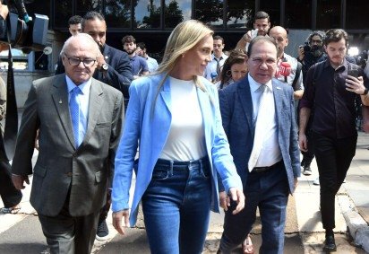 Celina Leão, Valdivino Oliveira (E) e Nelson de Souza tiveram um encontro com Gabriel Galípolo para definir os próximos passos do BRB -  (crédito:  Marcelo Ferreira/CB/D.A Press) -Celina Leão, Valdivino Oliveira (E) e Nelson de Souza tiveram um encontro com Gabriel Galípolo para definir os próximos passos do BRB -  (crédito:  Marcelo Ferreira/CB/D.A Press)