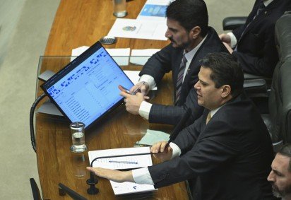 Alcolumbre é acusado pela base do Planaltro, desde a sessão que rejeitou Messias no STF, de ter fechado um acordão com os bolsonaristas -  (crédito: Saulo Cruz /Agência Senado) -Alcolumbre é acusado pela base do Planaltro, desde a sessão que rejeitou Messias no STF, de ter fechado um acordão com os bolsonaristas -  (crédito: Saulo Cruz /Agência Senado)