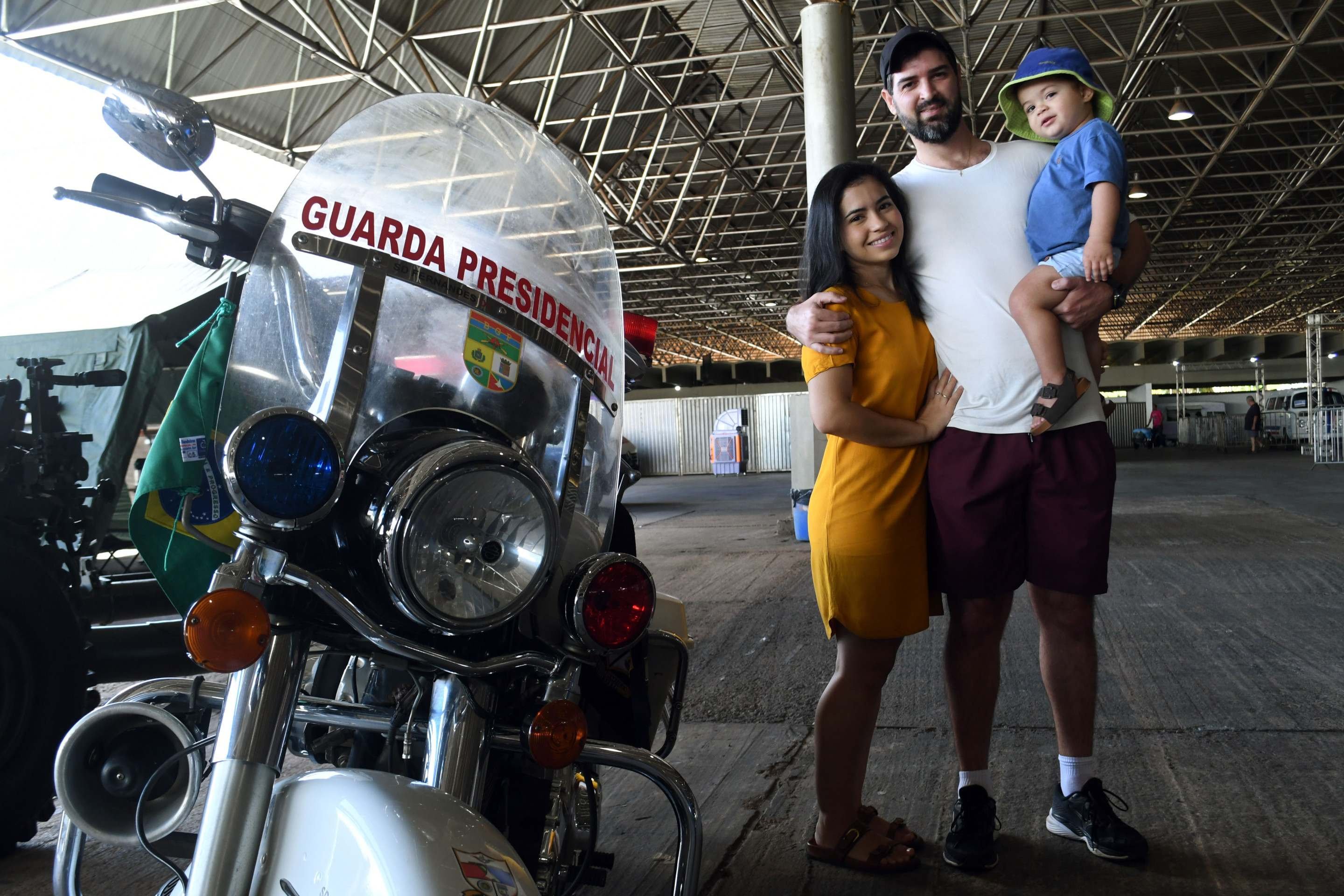Jefferson Ronzani com a esposa, Tais Ronzani, e o filho Joaquim