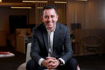  Eixo Capital. Paulo Serra, especialista em Gestão Governamental e em Políticas Públicas, pela Escola Paulista de Direito; e em Financiamento de Infraestrutura, Regulação e Gestão de Parcerias Público-Privadas (PPPs), pela Universidade de Harvard (Estados Unidos); cursou Economia, na Universidade de São Paulo (USP); graduado em Direito, pela Faculdade de Direito de São Bernardo do Campo-SP; professor universitário no curso de direito -  (crédito:  Divulgação )