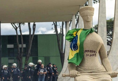 A mudança impacta diretamente o tratamento penal dos crimes previstos nos artigos 359-L (abolição violenta do Estado Democrático de Direito) e 359-M (golpe de Estado) do Código Penal -  (crédito: Joédson Alves / Agência Brasil) -A mudança impacta diretamente o tratamento penal dos crimes previstos nos artigos 359-L (abolição violenta do Estado Democrático de Direito) e 359-M (golpe de Estado) do Código Penal -  (crédito: Joédson Alves / Agência Brasil)