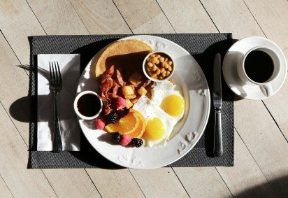 Para muitos pacientes, a restrição alimentar é uma estratégia difícil de ser seguida: mudar a ordem de ingestão dos alimentos pode ter maior adesão -  (crédito: Pexels/Divulgação ) -Para muitos pacientes, a restrição alimentar é uma estratégia difícil de ser seguida: mudar a ordem de ingestão dos alimentos pode ter maior adesão -  (crédito: Pexels/Divulgação )