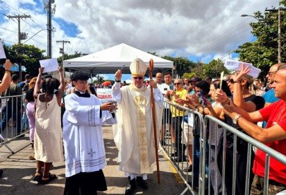 Missa do Trabalhador celebrada pelo Bispo auxiliar Dom Nivaldo dos Santos na Praça do Trabalhador em Contagem -  (crédito: Jair Amaral/EM/D.A Press)