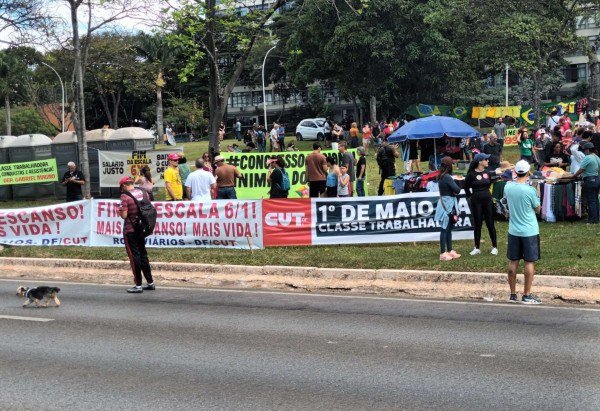 1º de maio - Manifestação das centrais sindicais do Dia do Trabalhador - Eixão Sul -  (crédito: Raphael Pati)