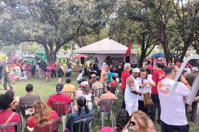 1º de maio - Manifestação das centrais sindicais do Dia do Trabalhador - Eixão Sul