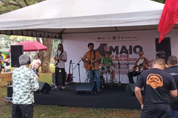 1º de maio - Manifestação das centrais sindicais do Dia do Trabalhador - Eixão Sul