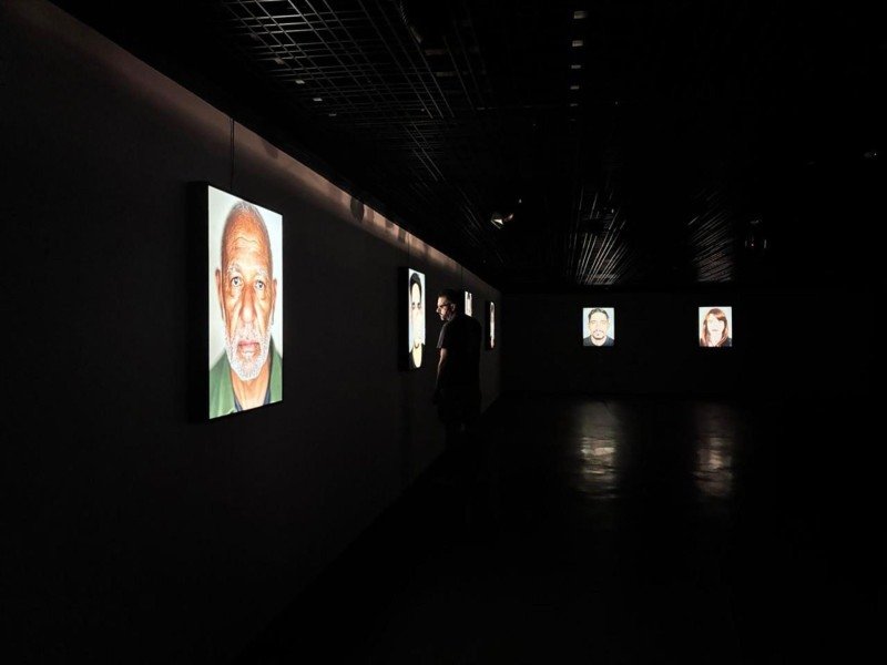 Faces
De Ana Lima. Visitação até 14 de junho, de terça a sexta, 10h às 18h; sábados, domingos e feriados, das 13h às 17h, no Museu dos Correios (SCS, Quadra 4, Edifício Apollo). Não recomendado para menores de 14 anos
 -  (crédito: Ana Lima)