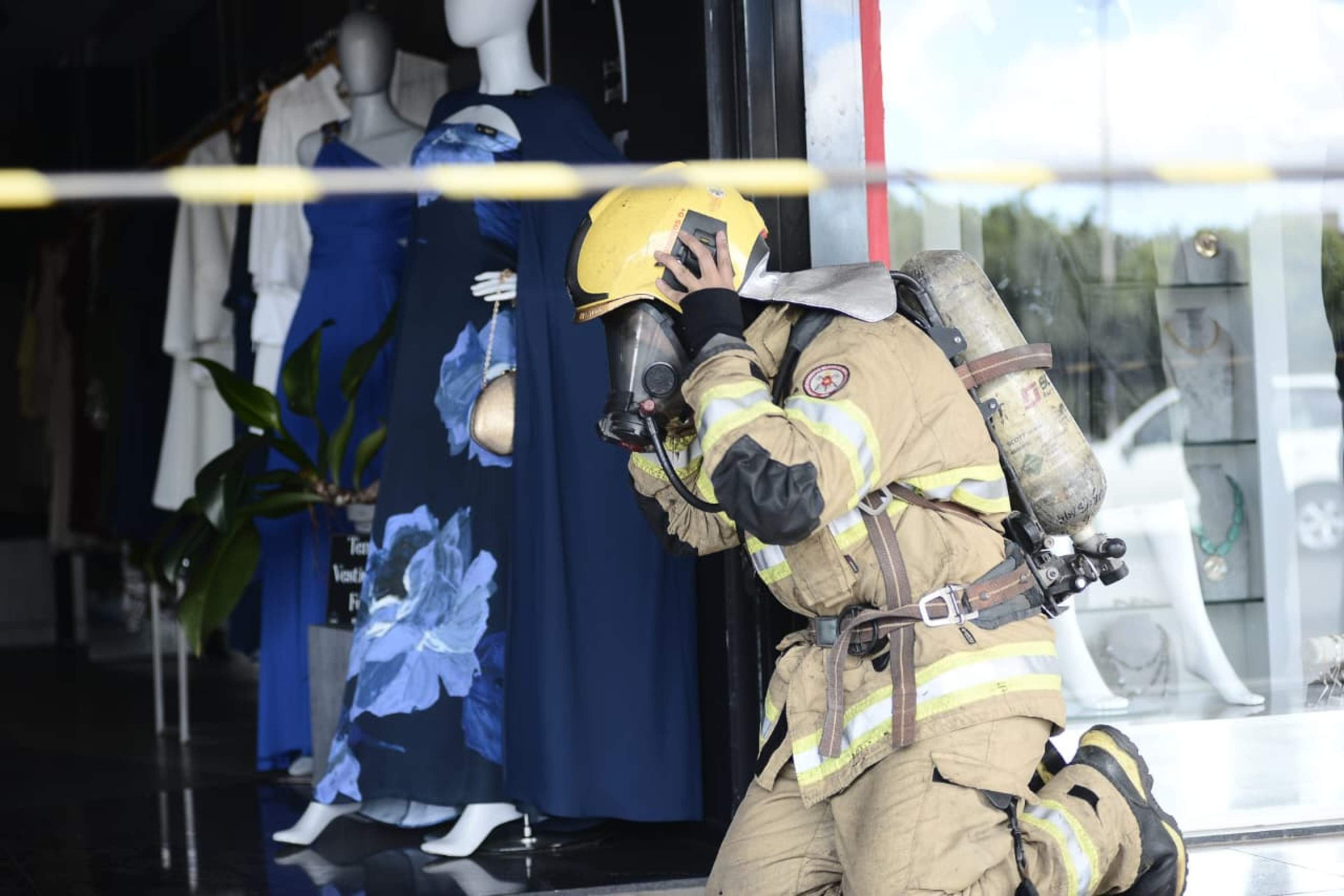 Inc&ecirc;ndio atingiu a coifa do restaurante
