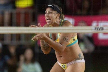 Rebecca foi mais uma vez brilhante na finalíssima deste domingo contra as italianas no Parque da Cidade: campeãs da etapa na capital do país -  (crédito: Divulgação/FIVB)