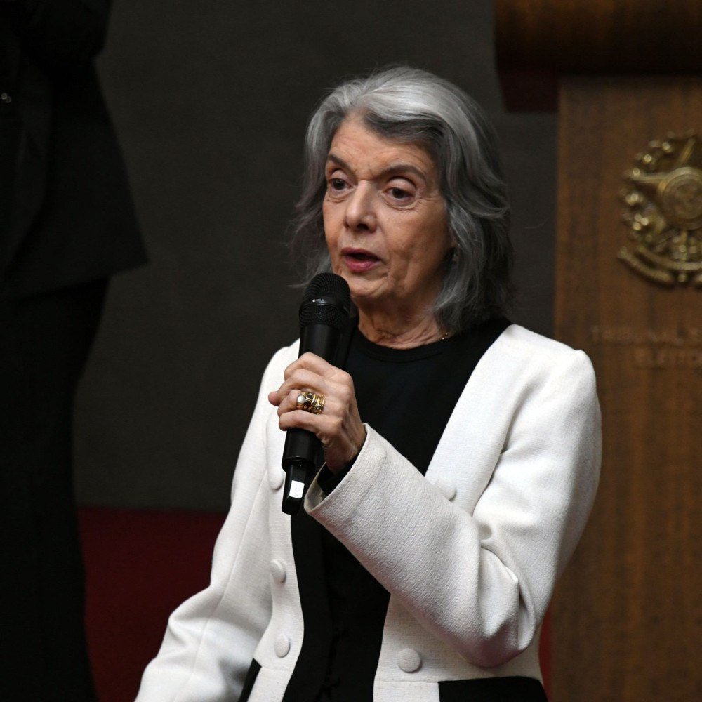 Cármen Lúcia explica saída da presidência do TSE: "Eu não antecipei"