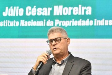 Moreira: 'Quando tivermos condições de produzir medicamentos de ponta, faz parte do jogo. Do jeito que fazemos hoje, não cria capacidade tecnológica' -  (crédito: Ed Alves/CB/DA. Press)